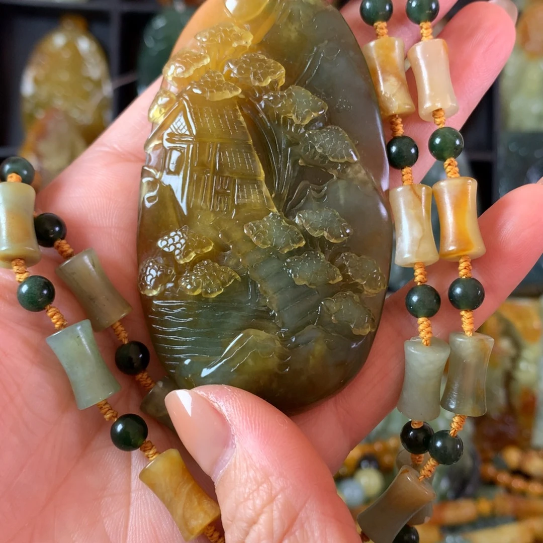 岫玉未镶嵌吊坠(赠链)