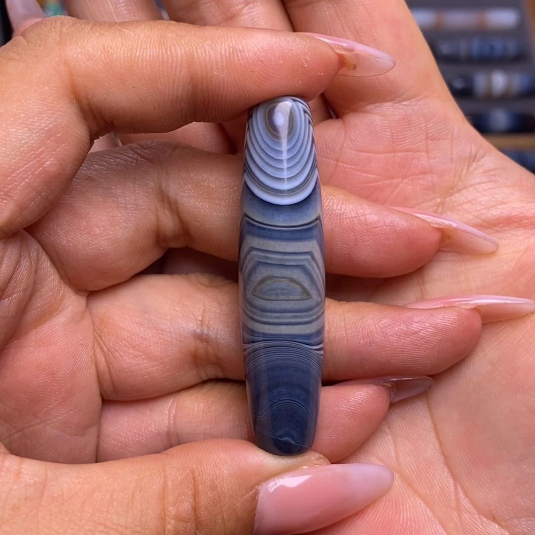 玛瑙/玉髓未镶嵌珠宝半成品累***牛