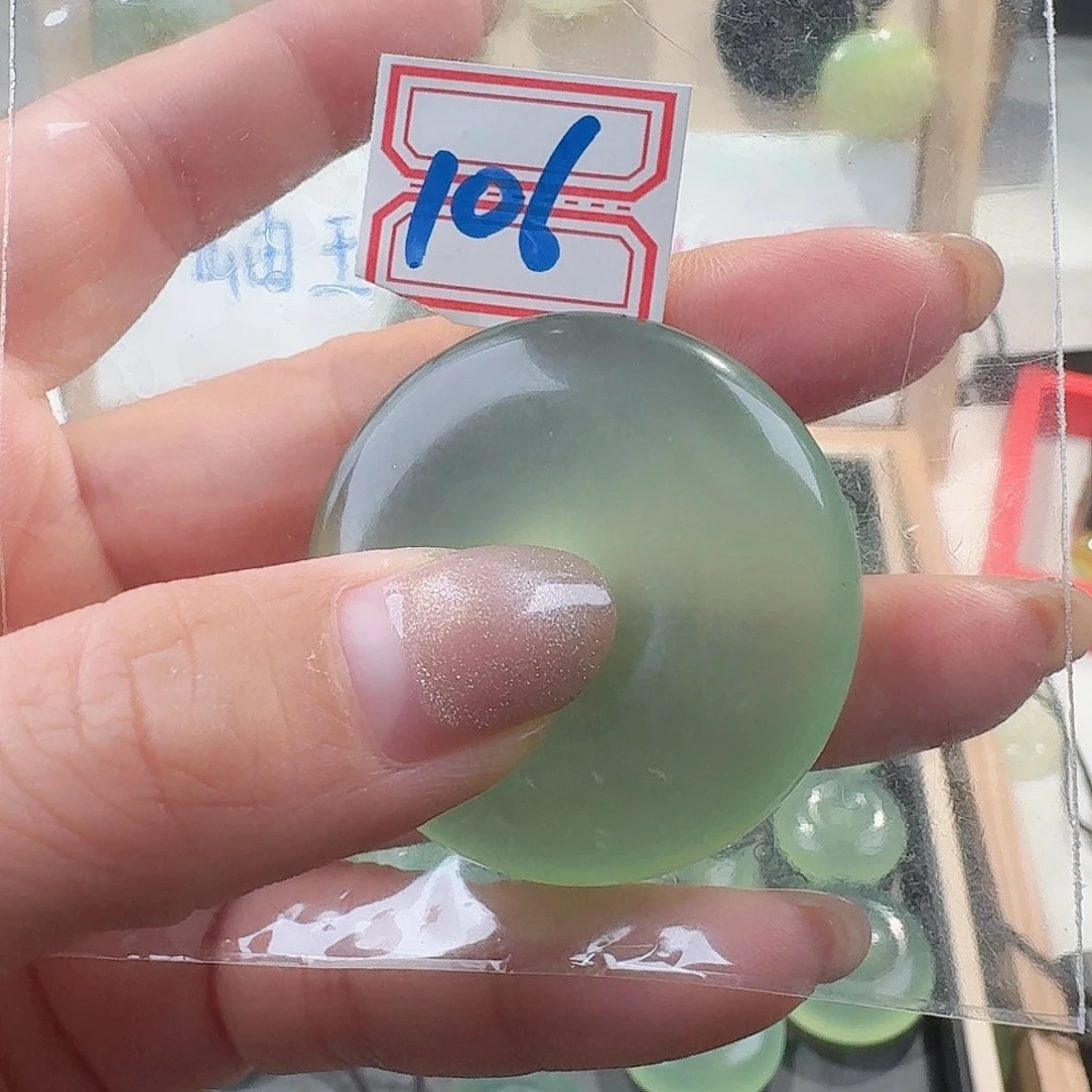 蛇纹石玉颈饰合金精美礼品