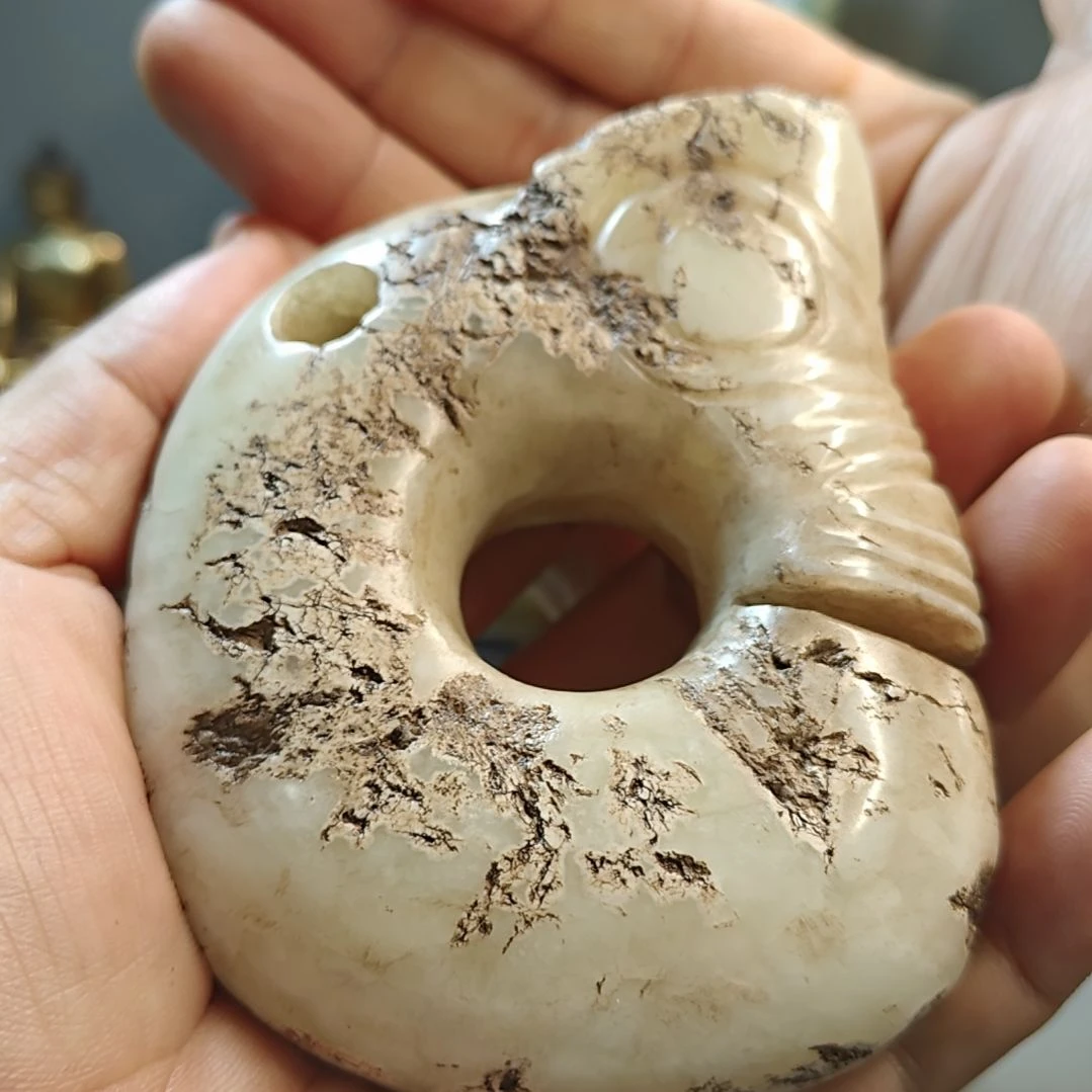 璞***馆蛇纹石玉未镶嵌颈饰