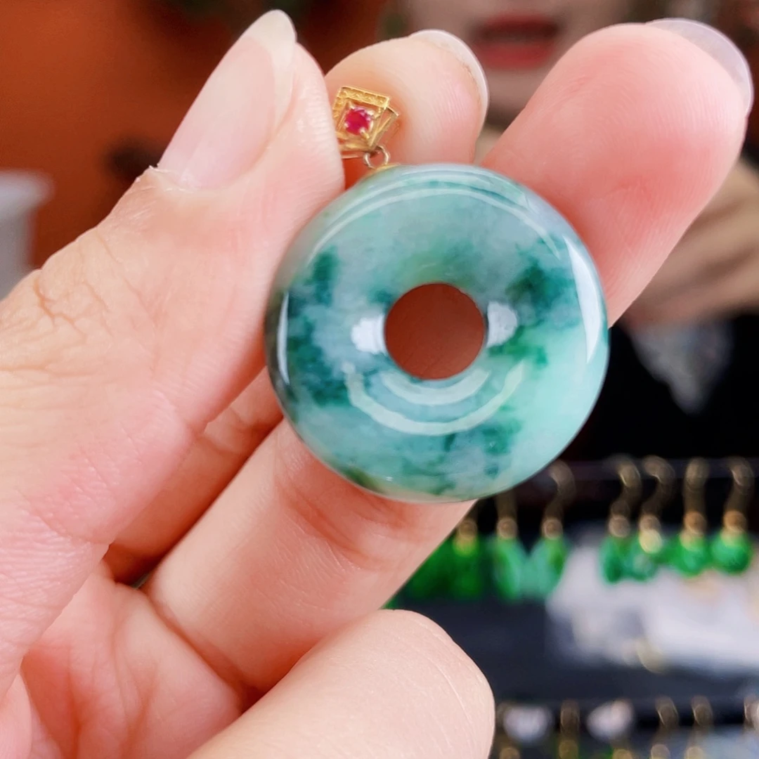 翡翠18K金镶嵌耳饰