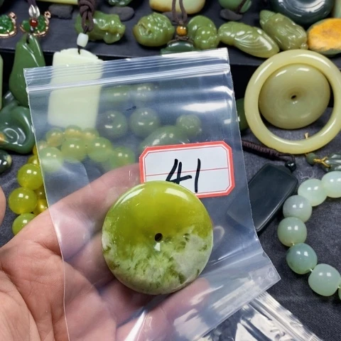 未镶嵌蛇纹石玉手链