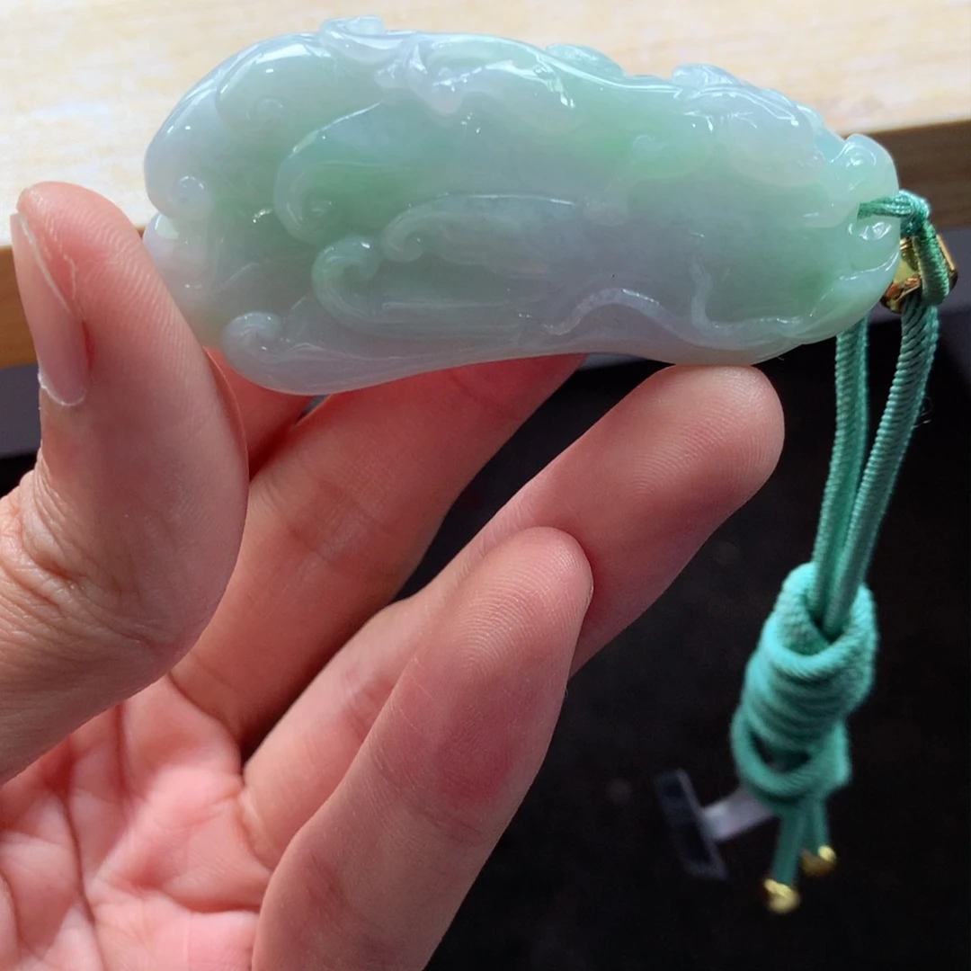 翡翠颈饰未镶嵌吊坠