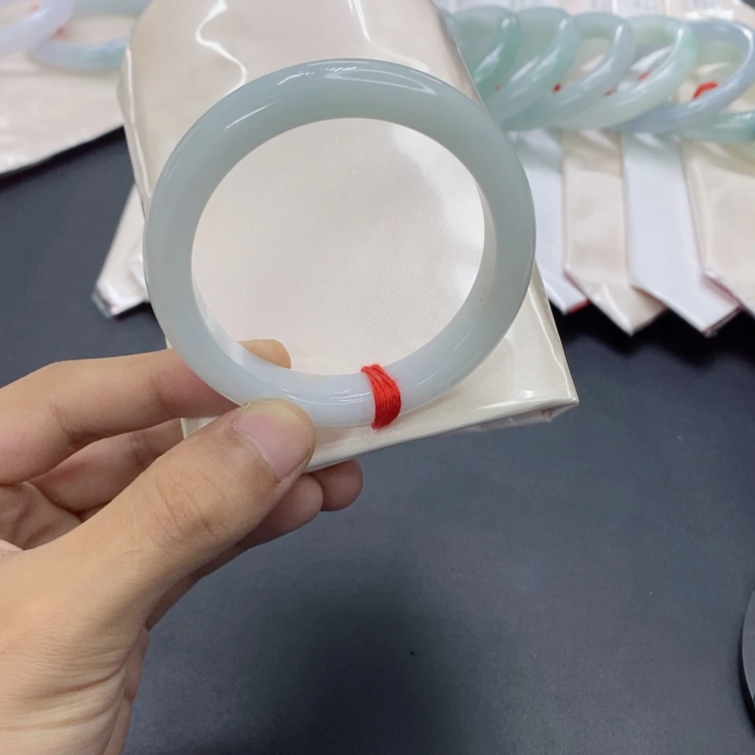 翡翠未镶嵌手镯翡翠手镯