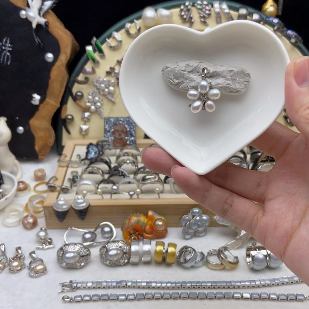 银S925镶嵌淡水珍珠画框花花吊坠