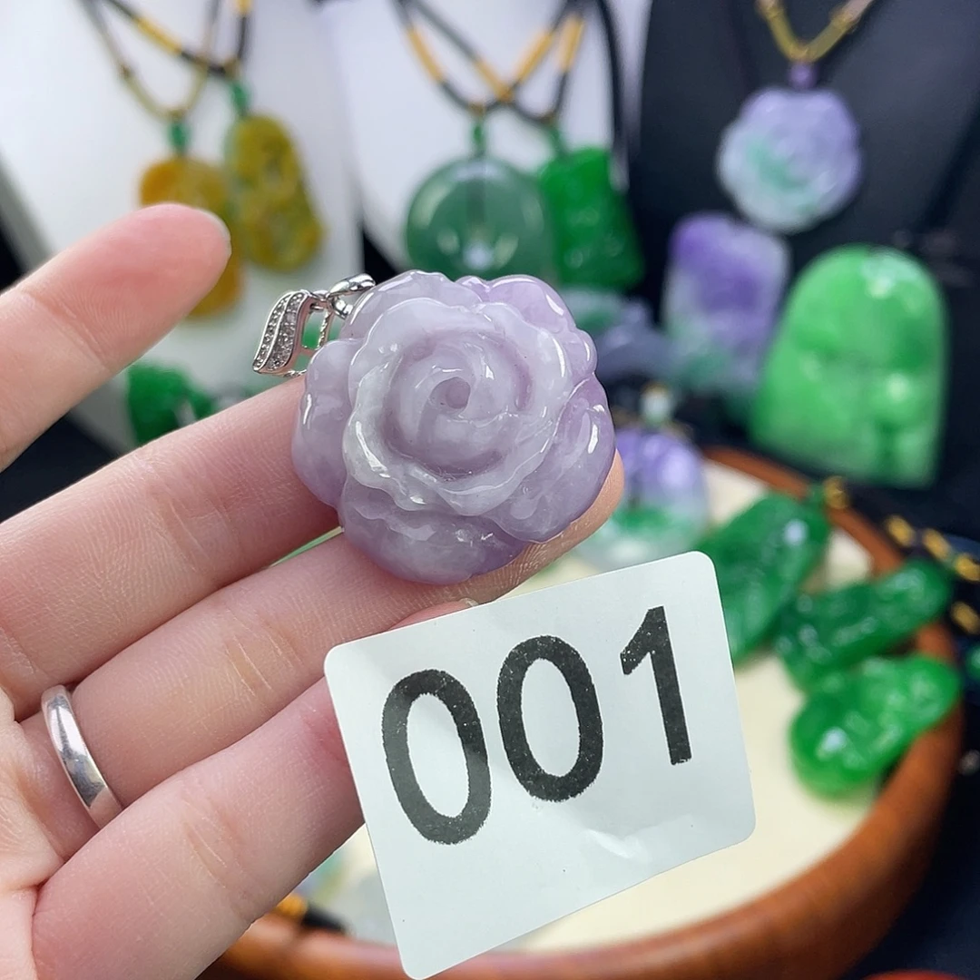 翡翠未镶嵌吊坠(赠链)