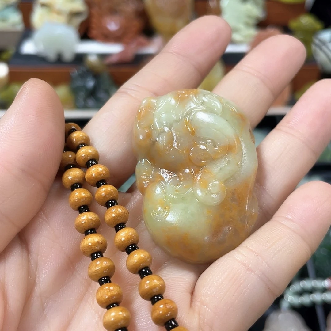 蛇纹石玉颈饰未镶嵌