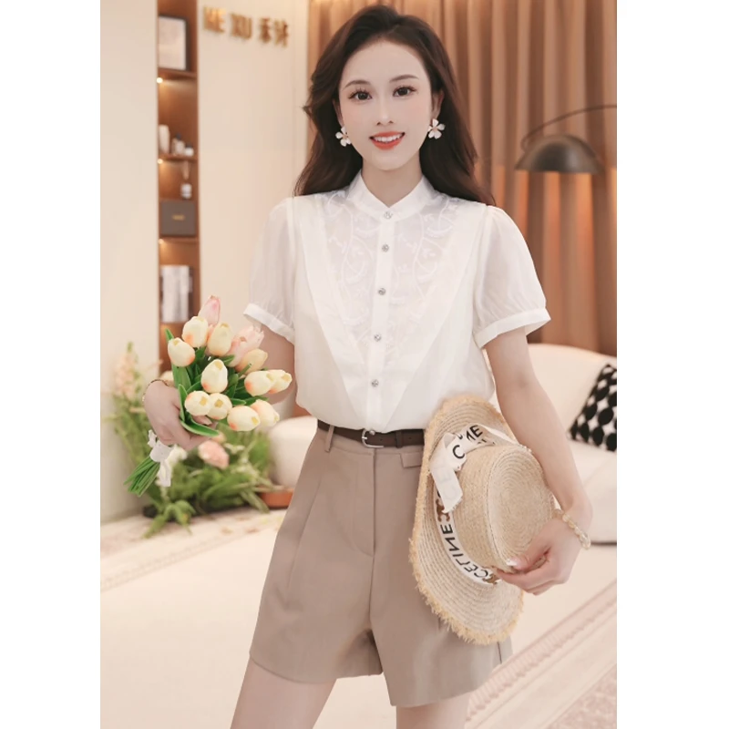 法式气质感刺绣v字设计感纽扣衬衫女2025夏新款百搭显瘦TU28228