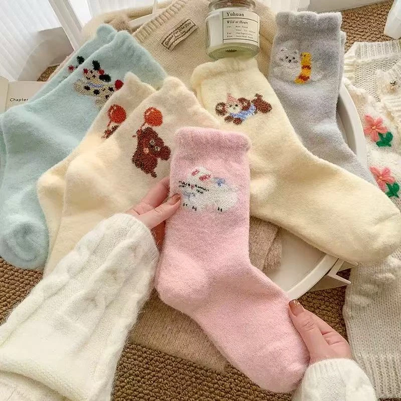 【小巴车】冬季短筒袜厚款可爱风保暖中筒袜