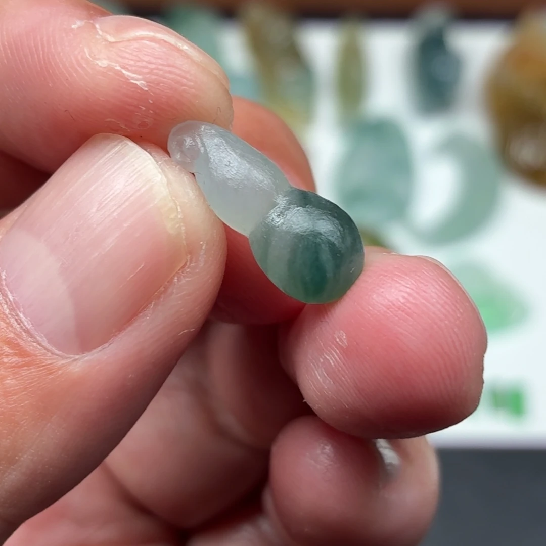 定制翡翠未镶嵌葫芦