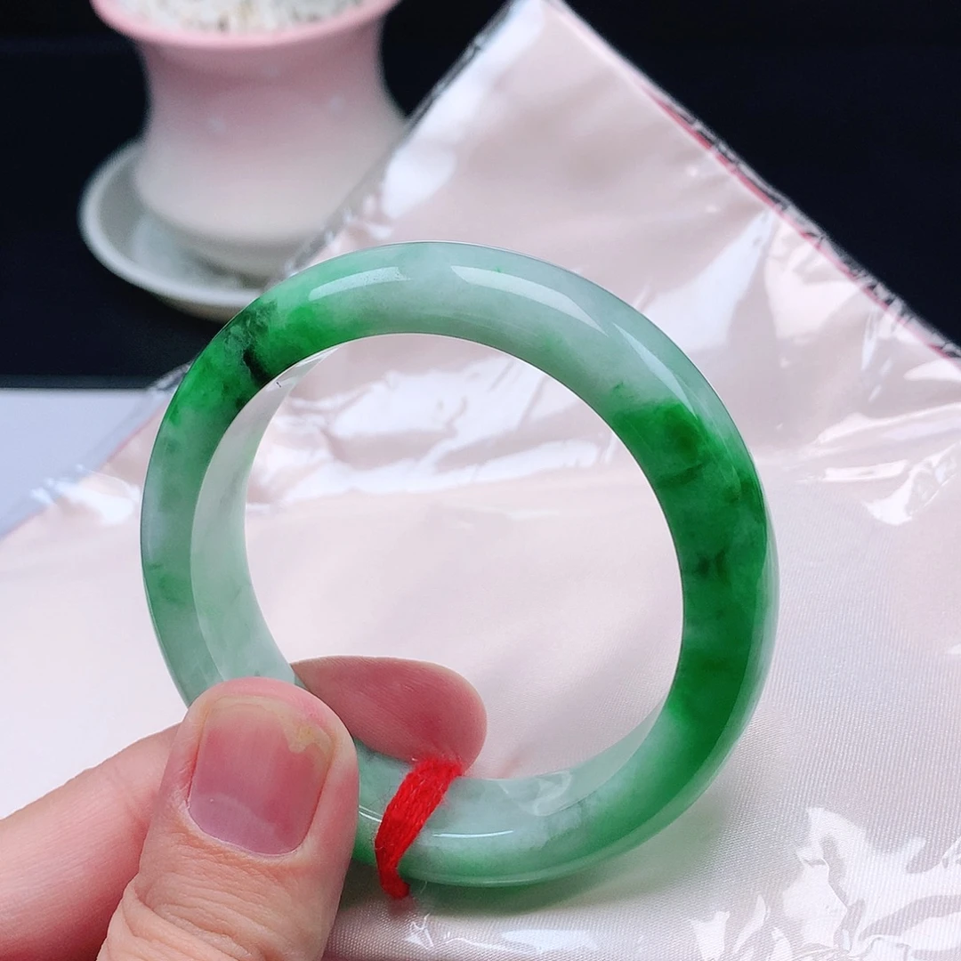 翡翠未镶嵌手镯1964