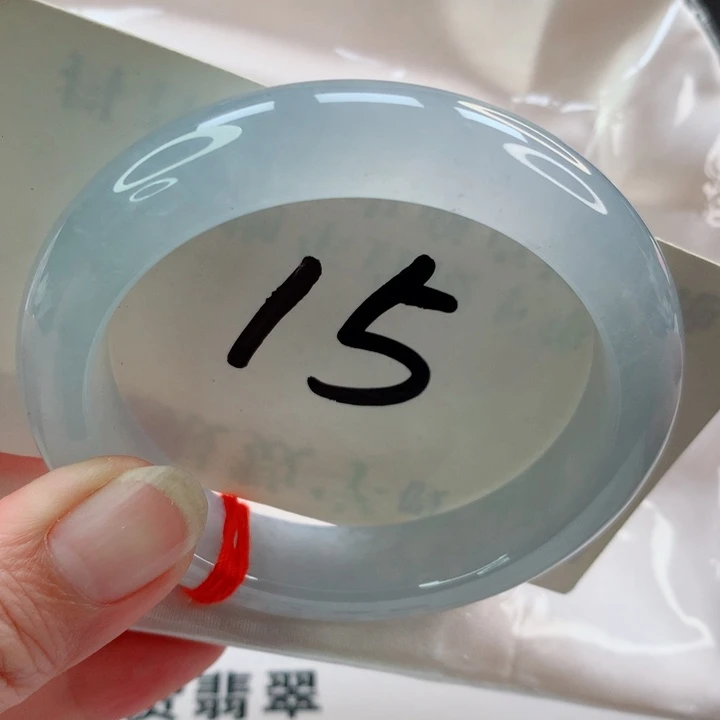 翡翠未镶嵌手镯正