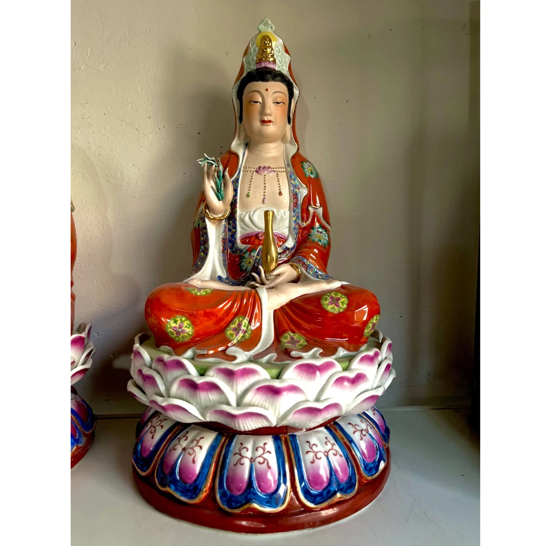 精雕珐琅彩坐莲观音菩萨景德镇陶瓷手工雕刻红衣坐莲观音神像摆件