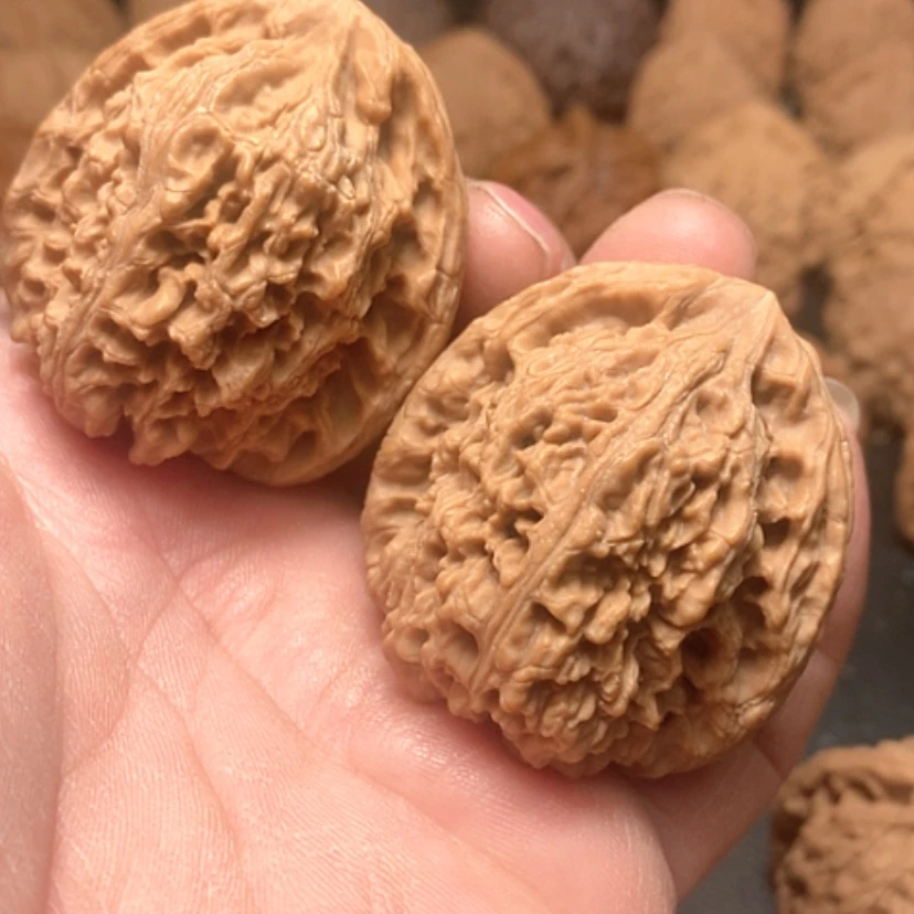 【闪购商品】皮***郎南疆石