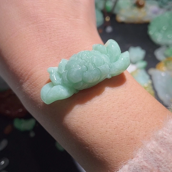 颈饰未镶嵌翡翠天