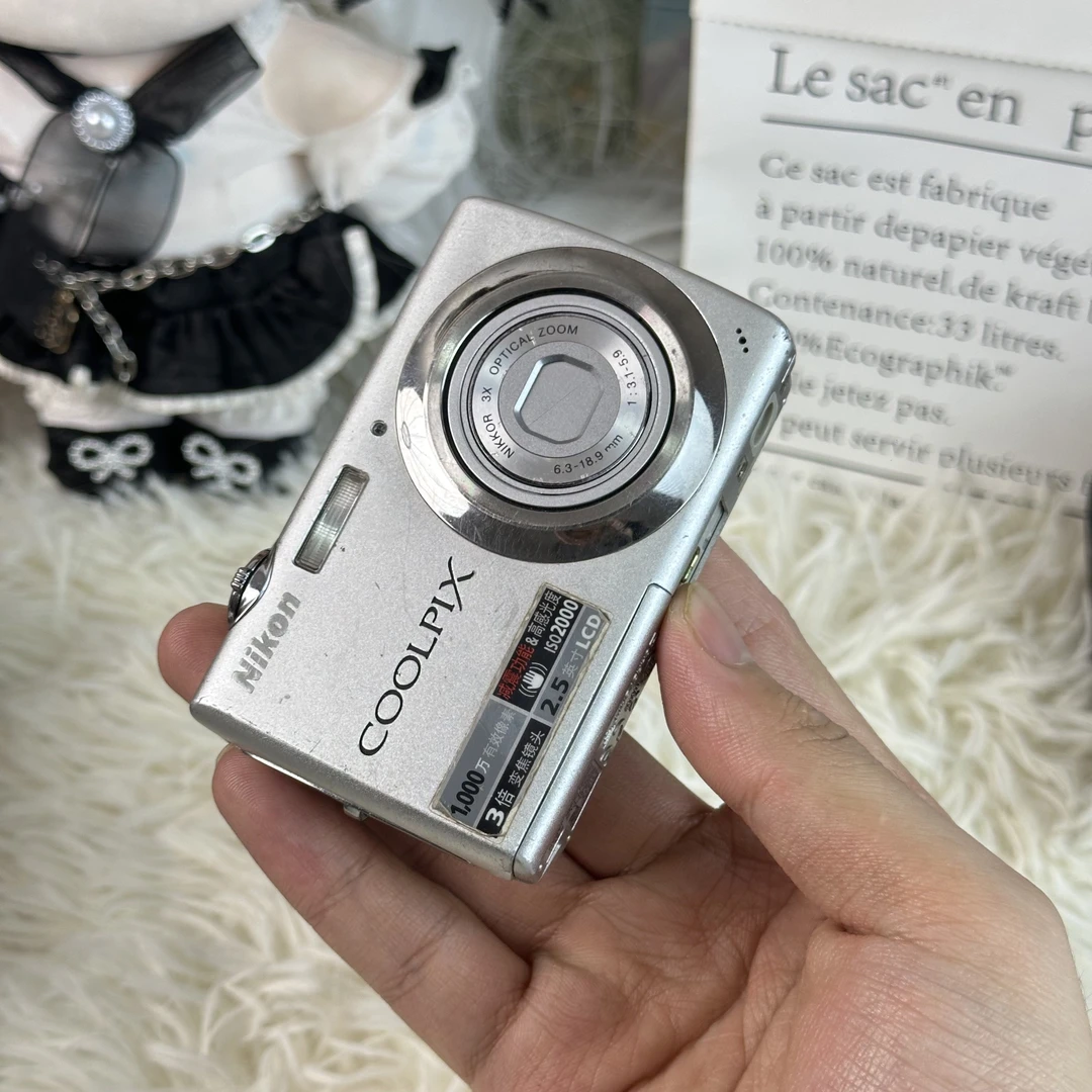 9新 Nikon/尼康 尼康s220银色冷白皮1200万像素带配件