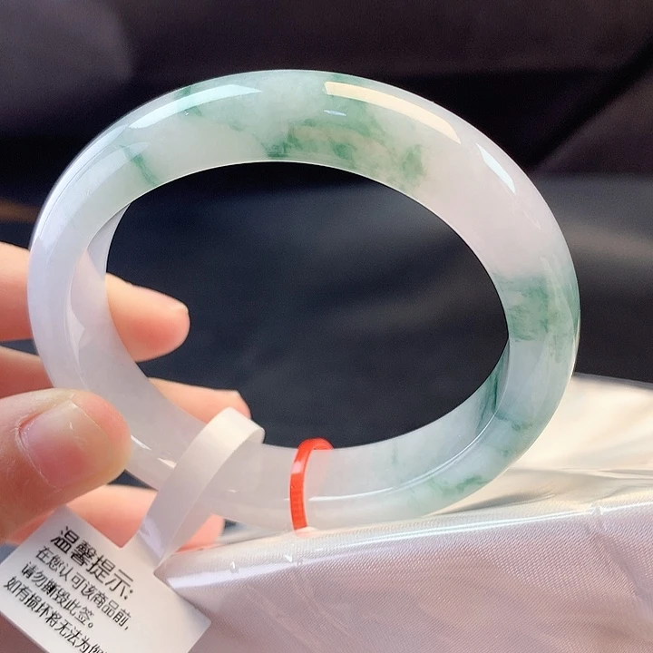 翡翠未镶嵌手镯54贵妃