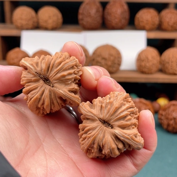 文玩核桃把件無*绪42平谷四座楼