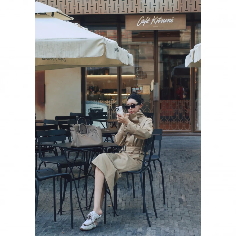 -DUOMI【罗马女神】浅咖白双排扣高领风衣裙两件套