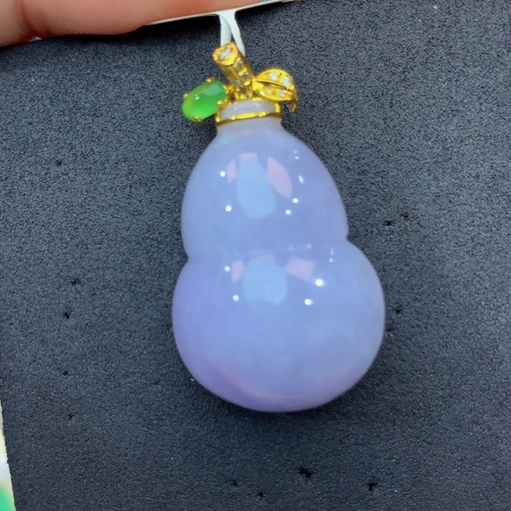 翡翠18K金镶嵌颈饰翡翠