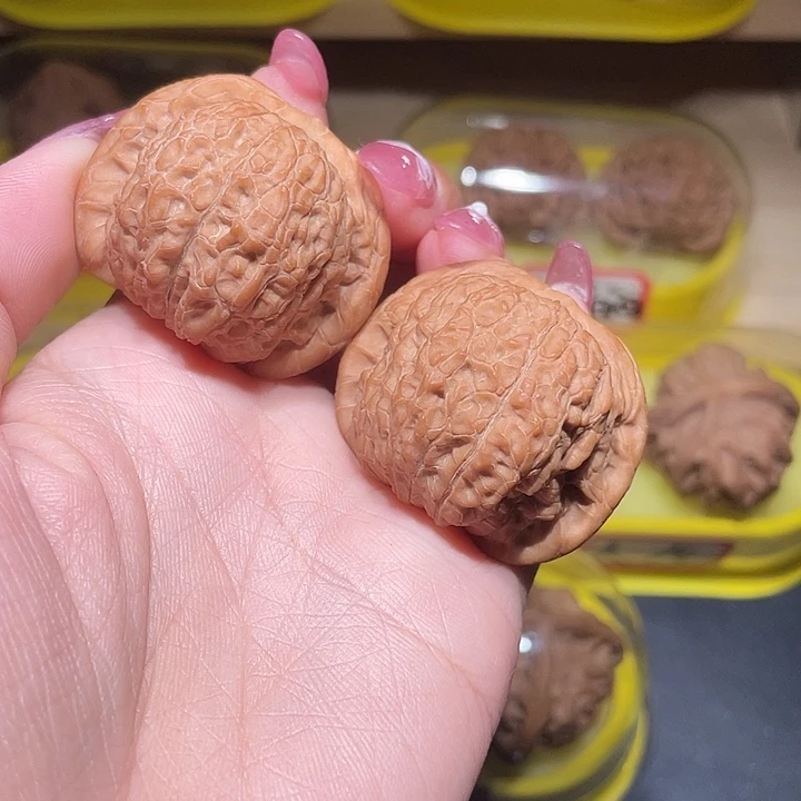 文玩核桃吊坠39血麒麟