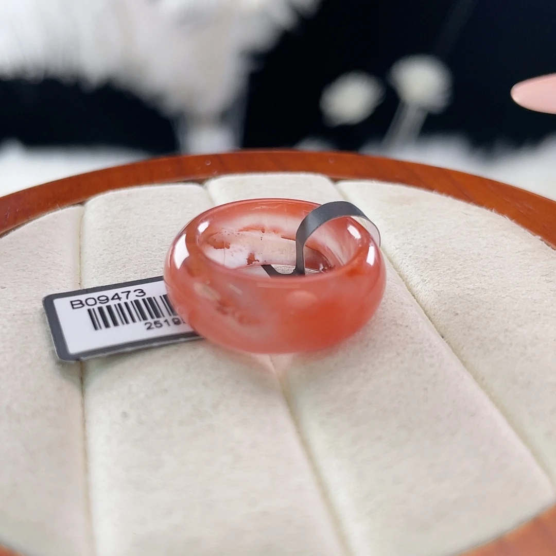 和田玉未镶嵌戒指l15。西瓜汁细轮胎。15.2。不退换