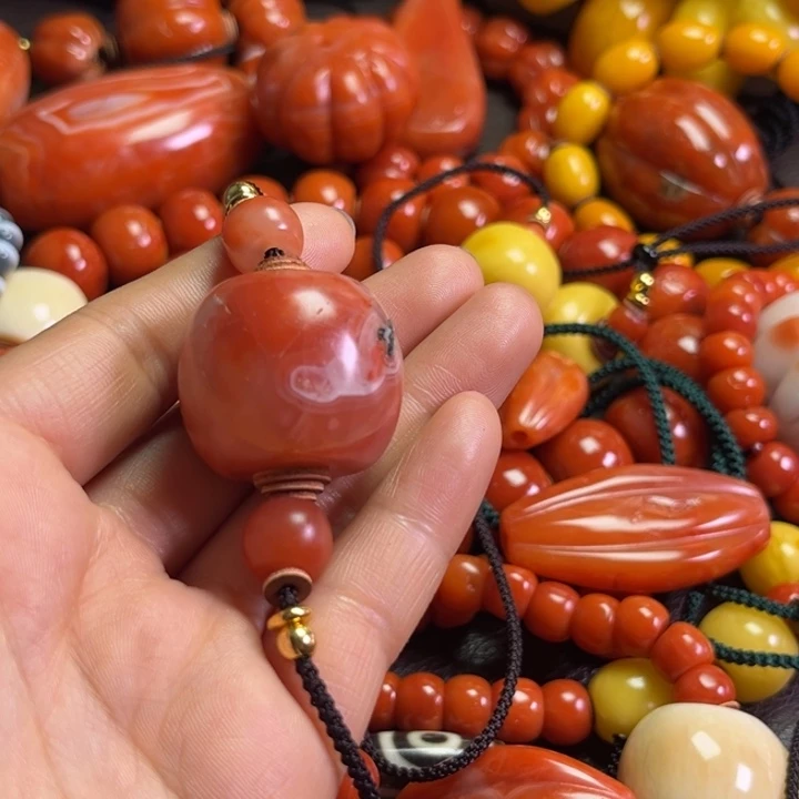 颈饰琉璃大*猫琉璃………