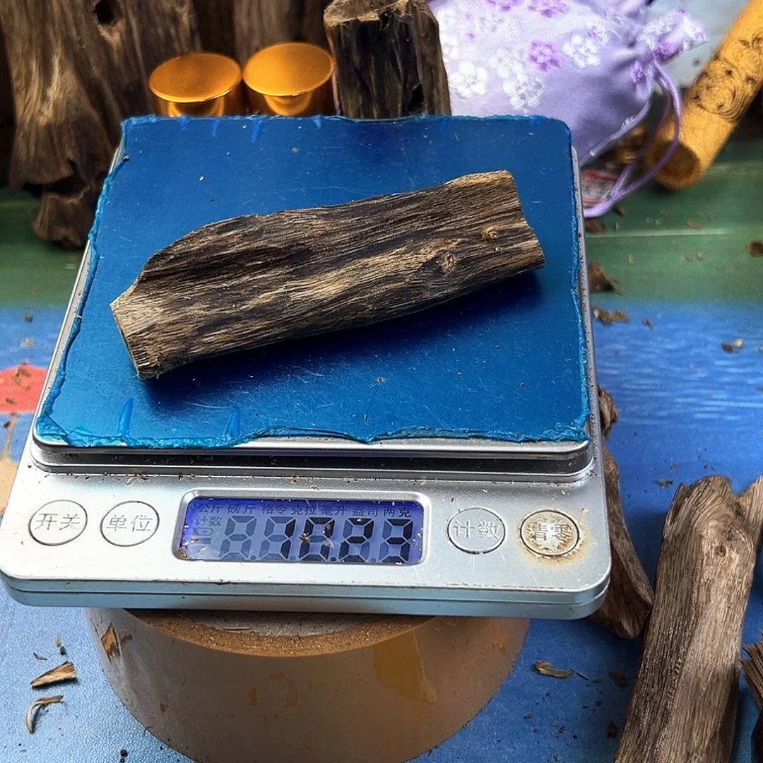 香料绿奇楠虫漏白棋10克