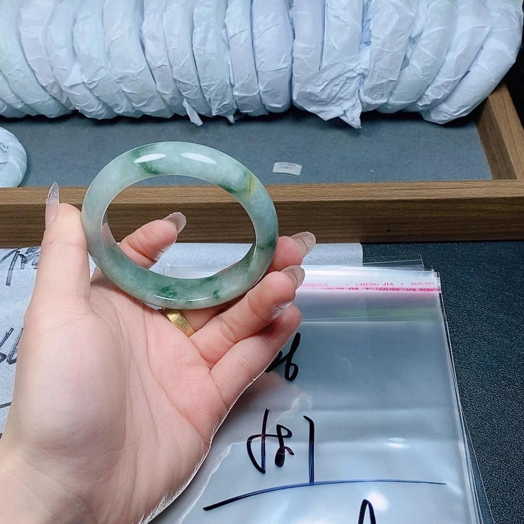 非金属时尚手镯飘花