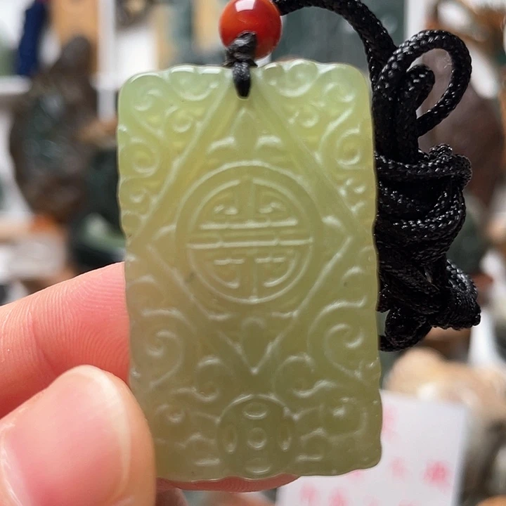 未镶嵌蛇纹石玉挂件