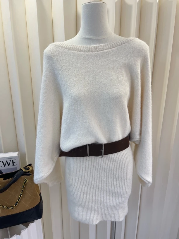 秋季高级感纯欲气质慵懒宽松针织包臀连衣裙配腰带