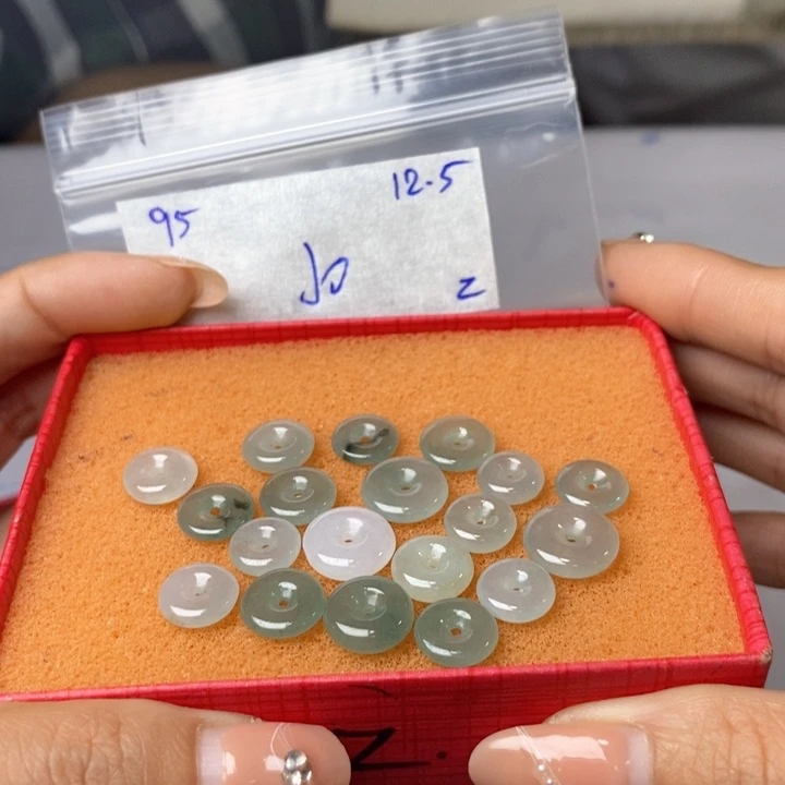 一***猪定制翡翠未镶嵌不退