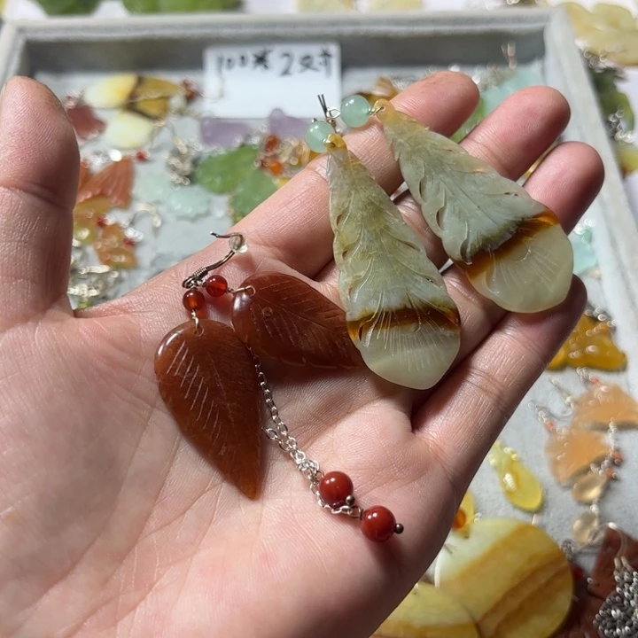 蛇纹石玉合金耳饰