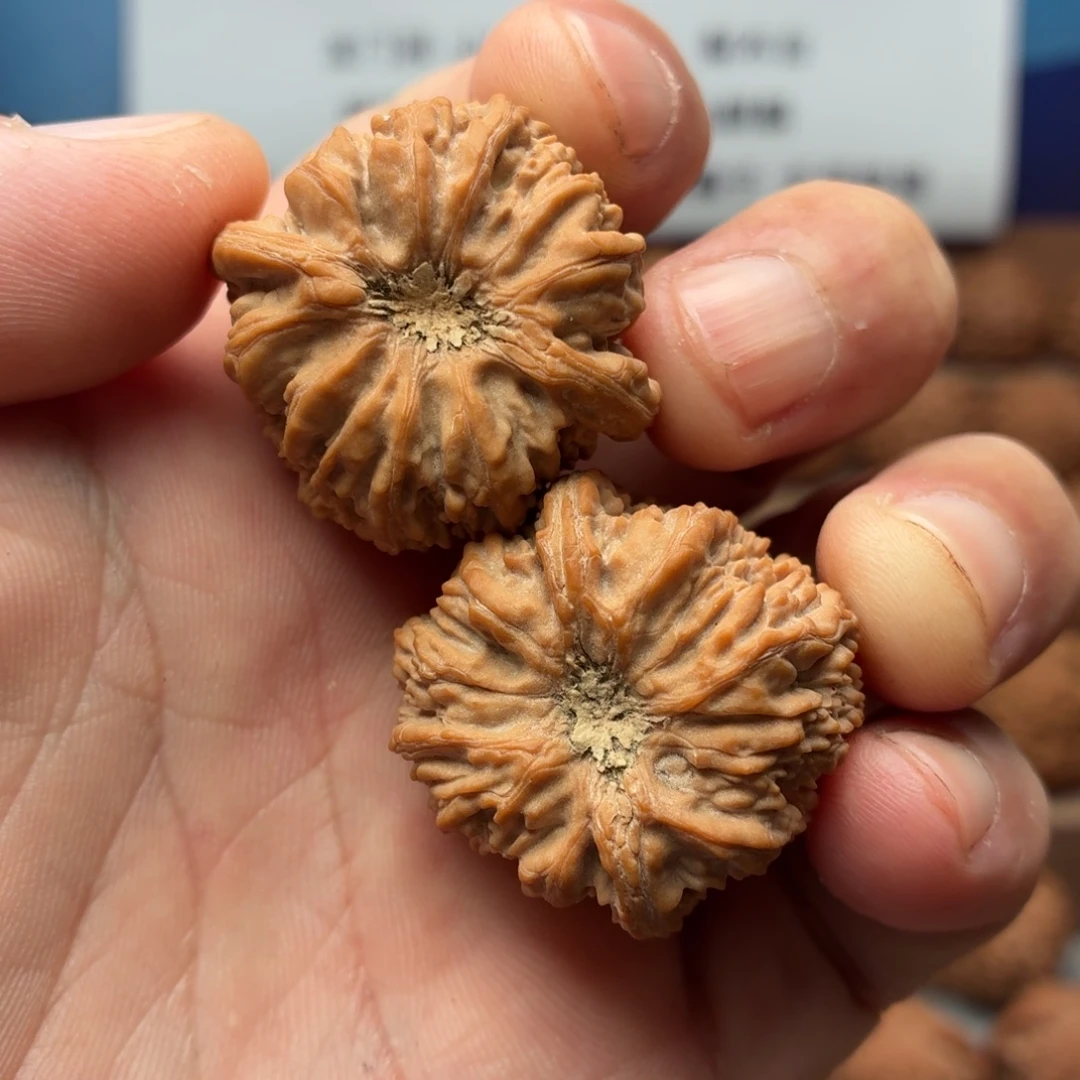 A***糖吊坠文玩核桃塔尖