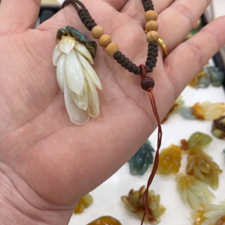 梓***桐蛇纹石玉合金颈饰