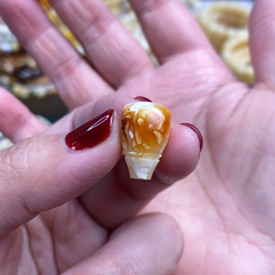 琥珀裸石未镶嵌沁色妖花三通11