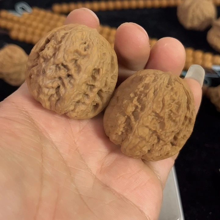 把件文玩核桃38左右将军膀，微色差，编号006