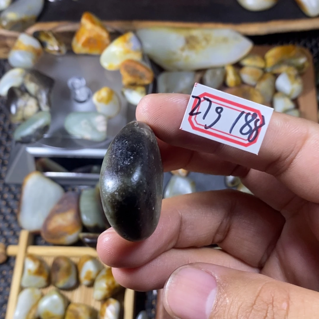 和田玉（糖玉）未镶嵌挂件