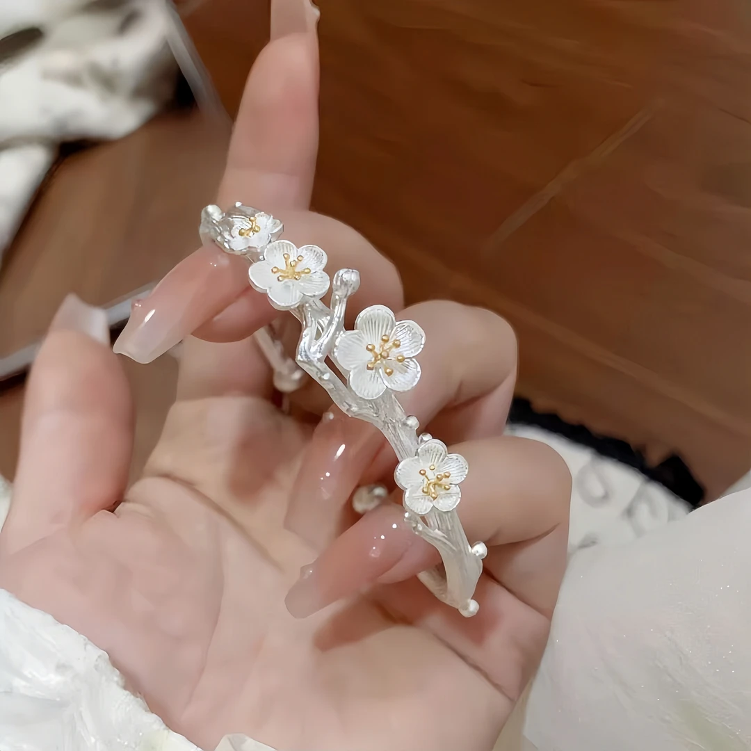 老凰祥S999纯银含香手镯甜美气质时尚开口花朵足银手镯送女友礼物