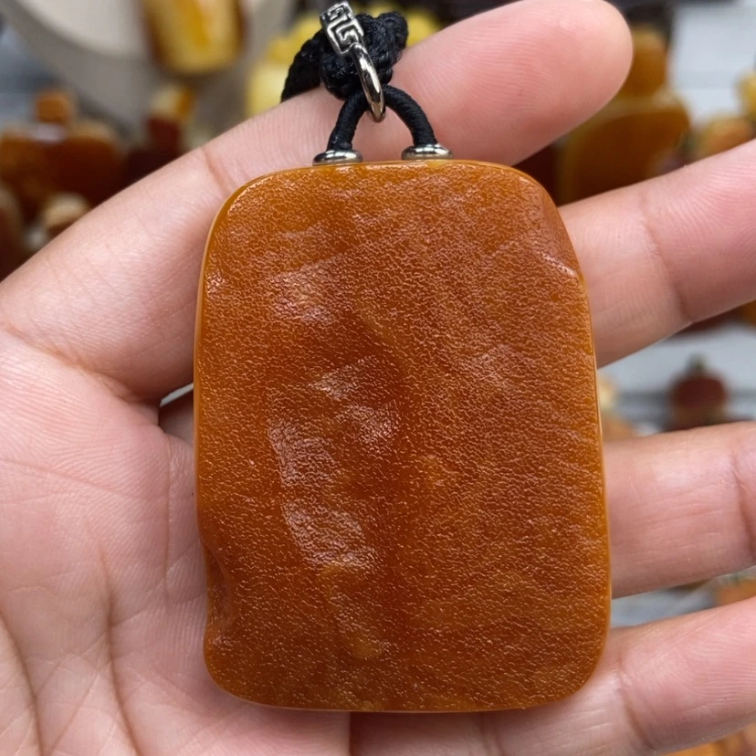 【闪购商品】琥珀颈饰未镶嵌