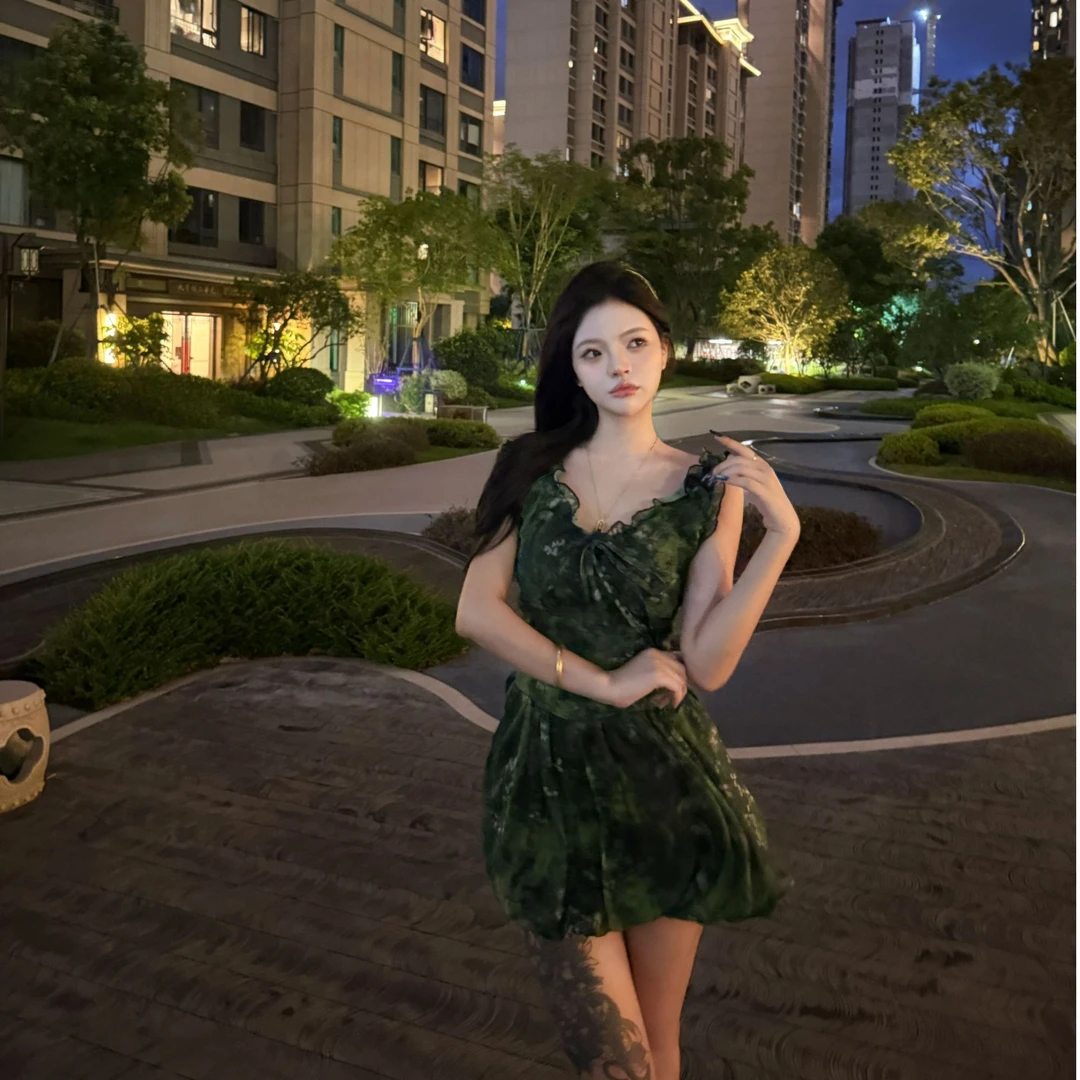 法式短裙碎花中长裙夏季连衣裙蕾丝收腰设计感极简风