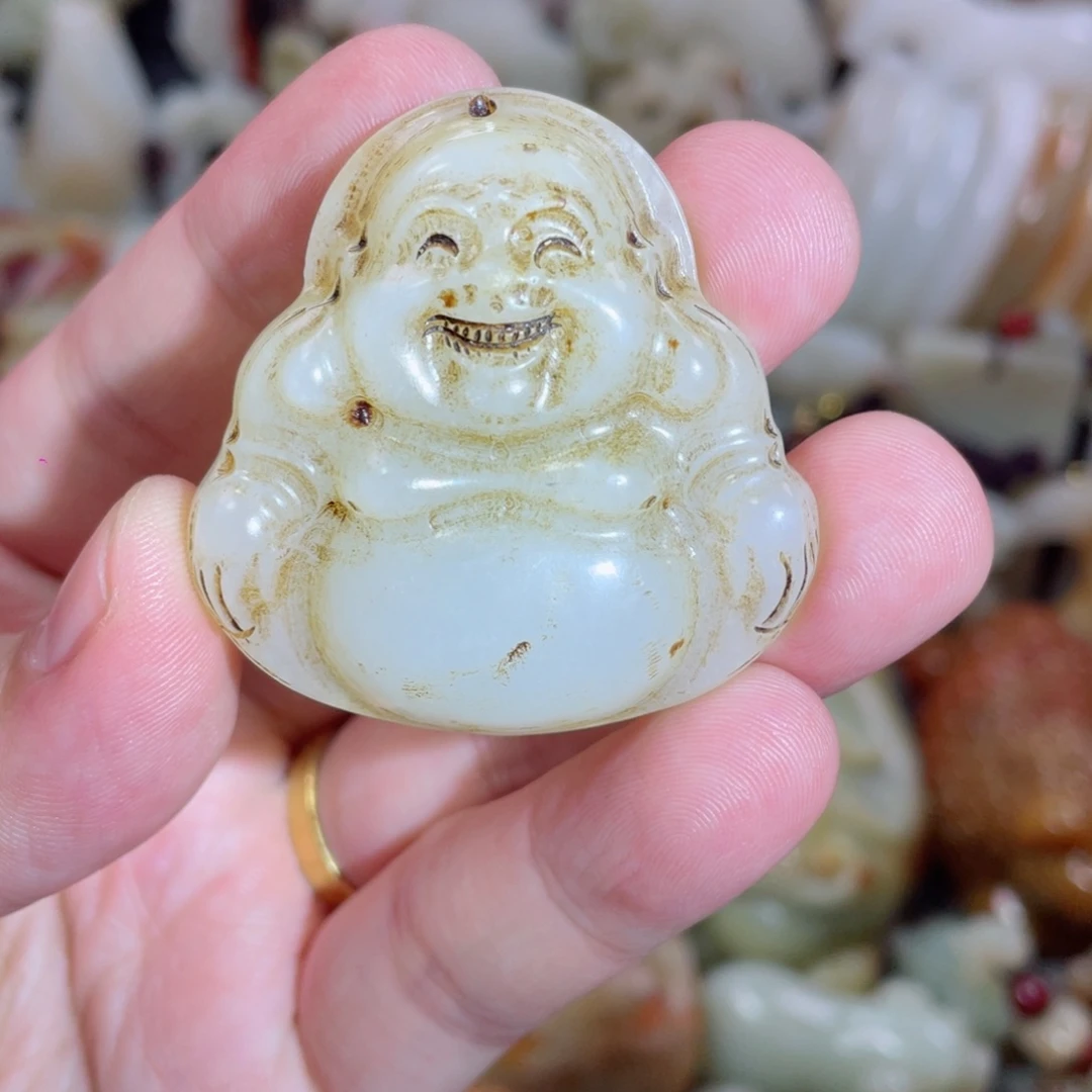 和田玉未镶嵌把件