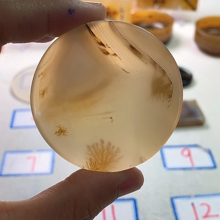 休***n玛瑙/玉髓未镶嵌珠宝半成品