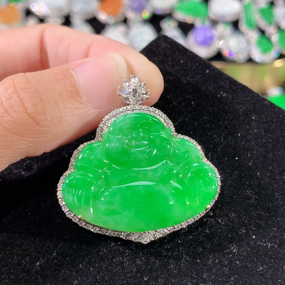 翡翠18K金镶嵌颈饰