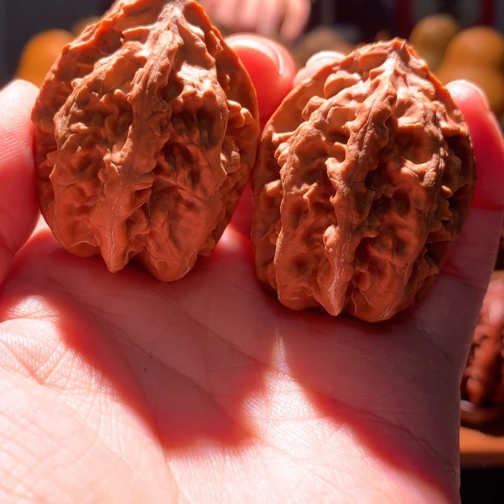 文玩核桃吊坠楸玥核135