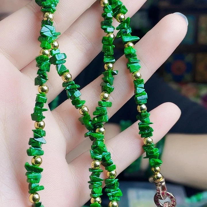 翡翠未镶嵌颈饰多样性