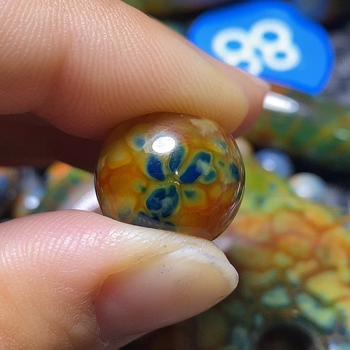 坦***然玛瑙/玉髓未镶嵌颈饰