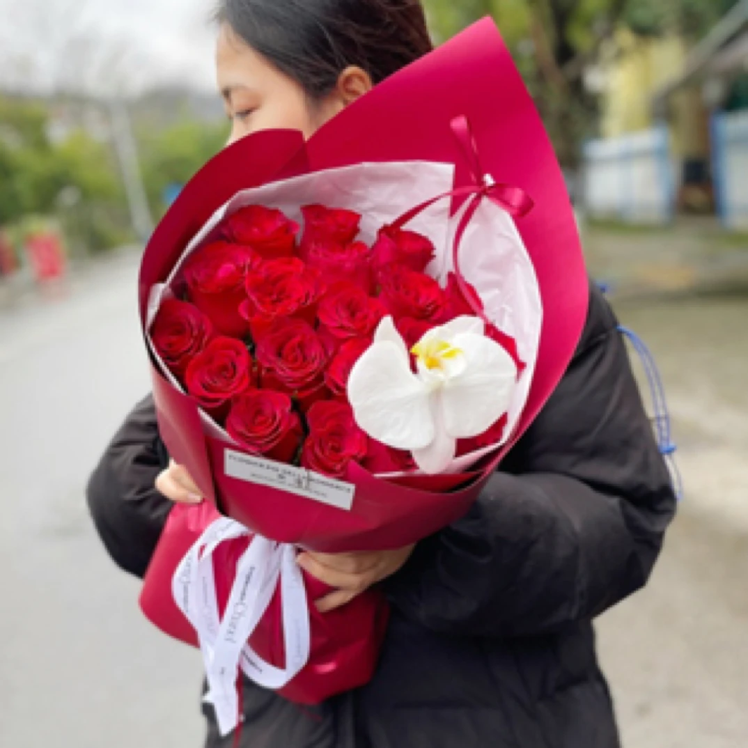 214情人节【爱你久久】19朵红玫瑰蝴蝶兰花束，送老婆女友