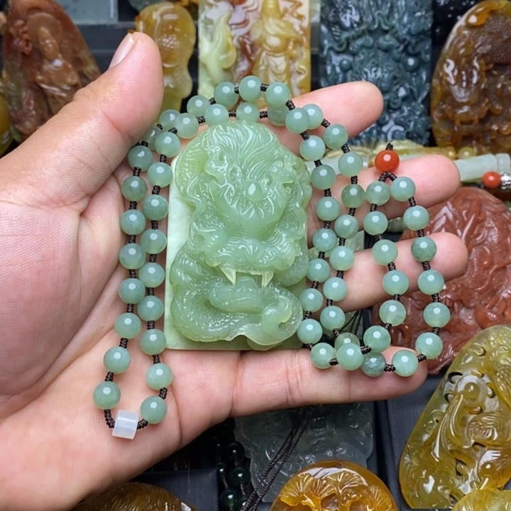 未镶嵌蛇纹石玉颈饰