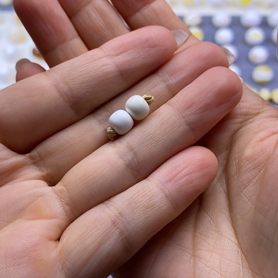 周***贸未镶嵌琥珀珠宝奇石